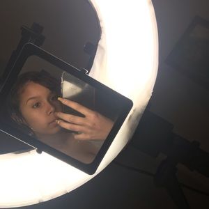 Meet your Posher, Yohana